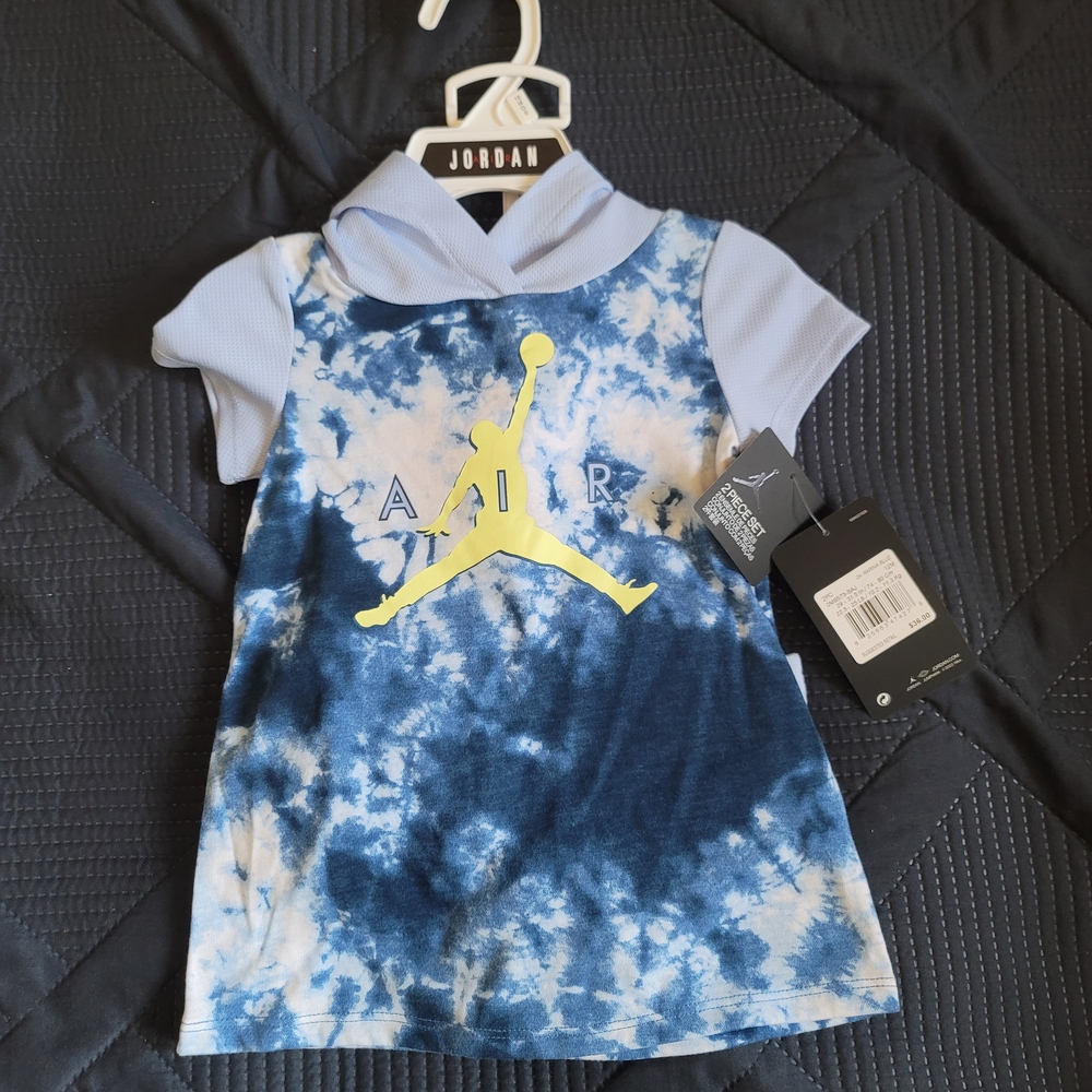 Jordan Blue and White Tie-Dye Baby Set - Picture 3 of 4